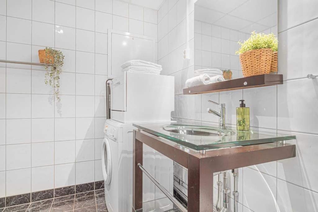 Ocean-View Haven: Take A Swim From Your Window! Μπέργκεν Εξωτερικό φωτογραφία